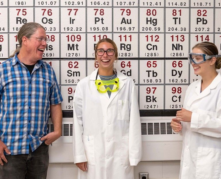 Maddie Pawlak '26 and Victoria (Pip) Pipinich '25 studied with Ray Dudek, professor of chemistry.