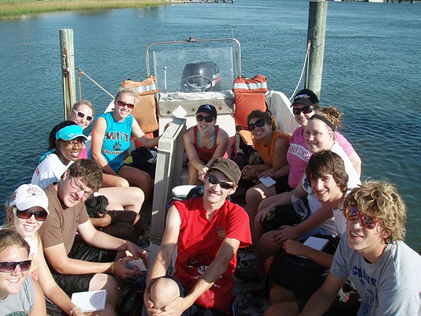 Students at Duke Marine Lab