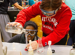 Wittenberg Students in Laboratory