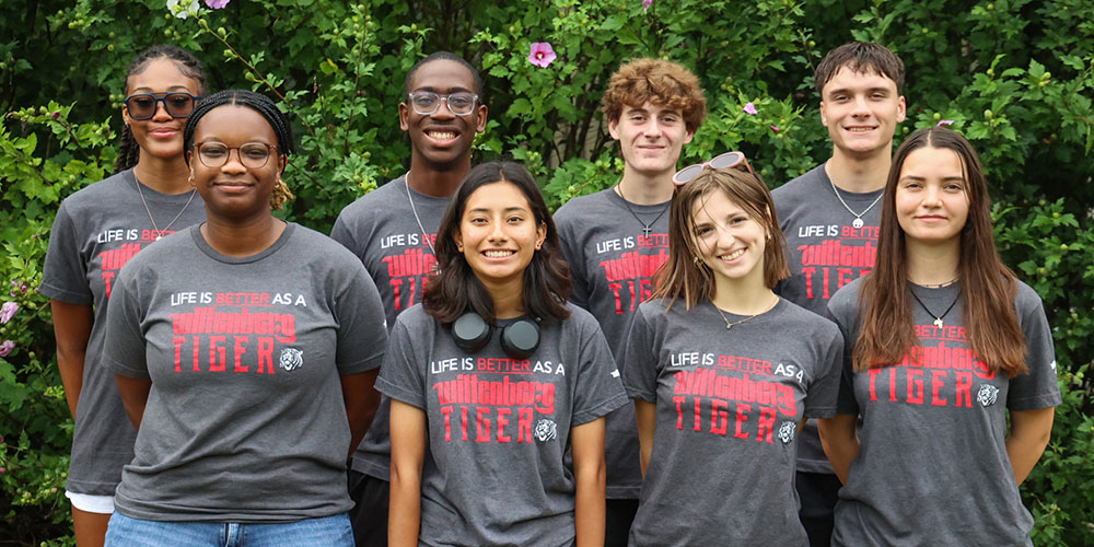 New Residence Hall and Woodlawn Hall RA Group Photo