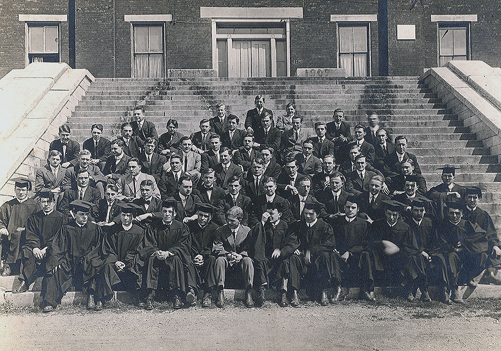 Myers Hall Class Photo
