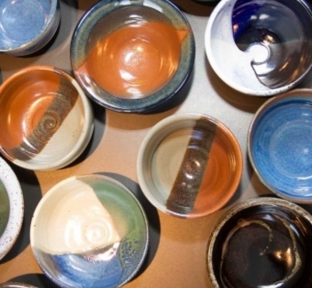 Empty bowls 