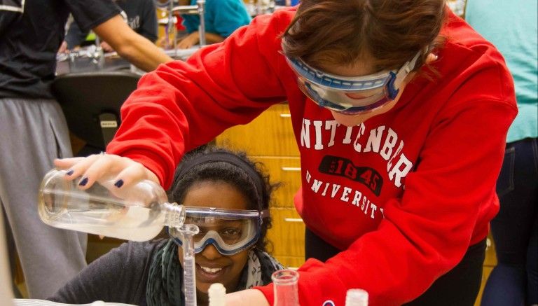 Wittenberg Students in Lab