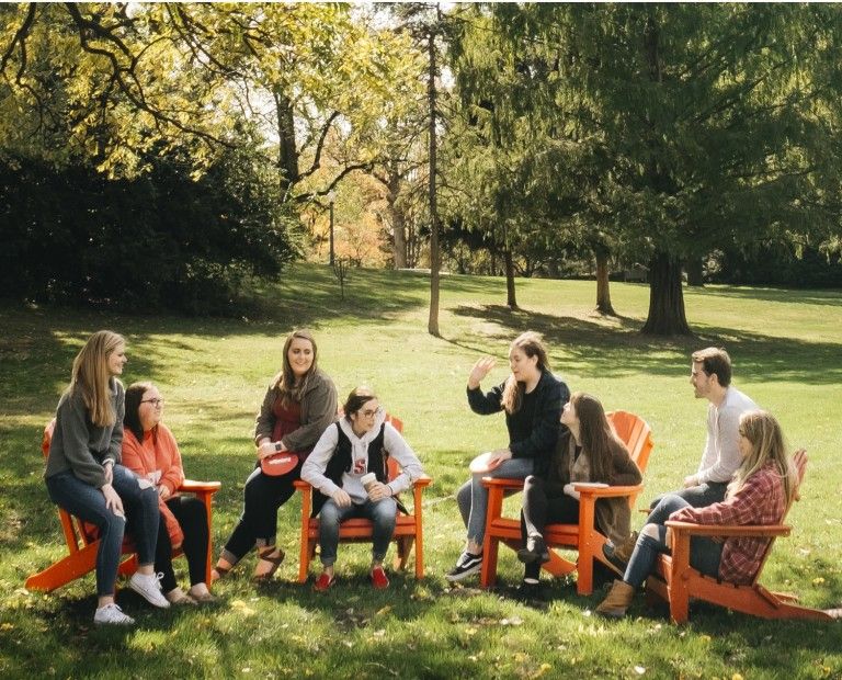 Students talking in the Wittenberg Hollow