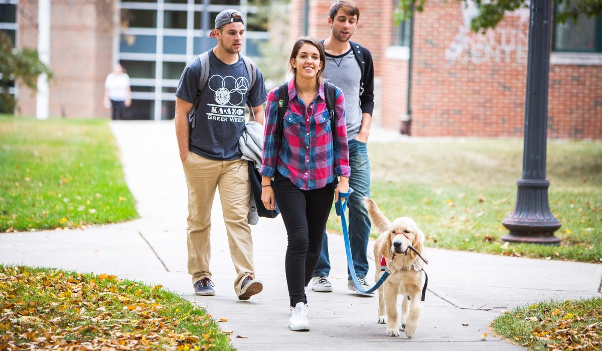 Wittenberg Students with Dog