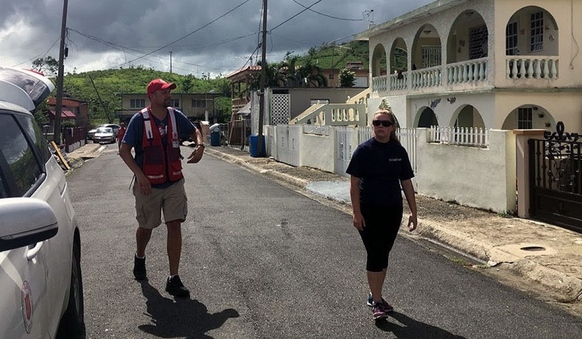 Mary-Elizabeth Pratt '15 (right) in Puerto Rico after Hurricane Maria