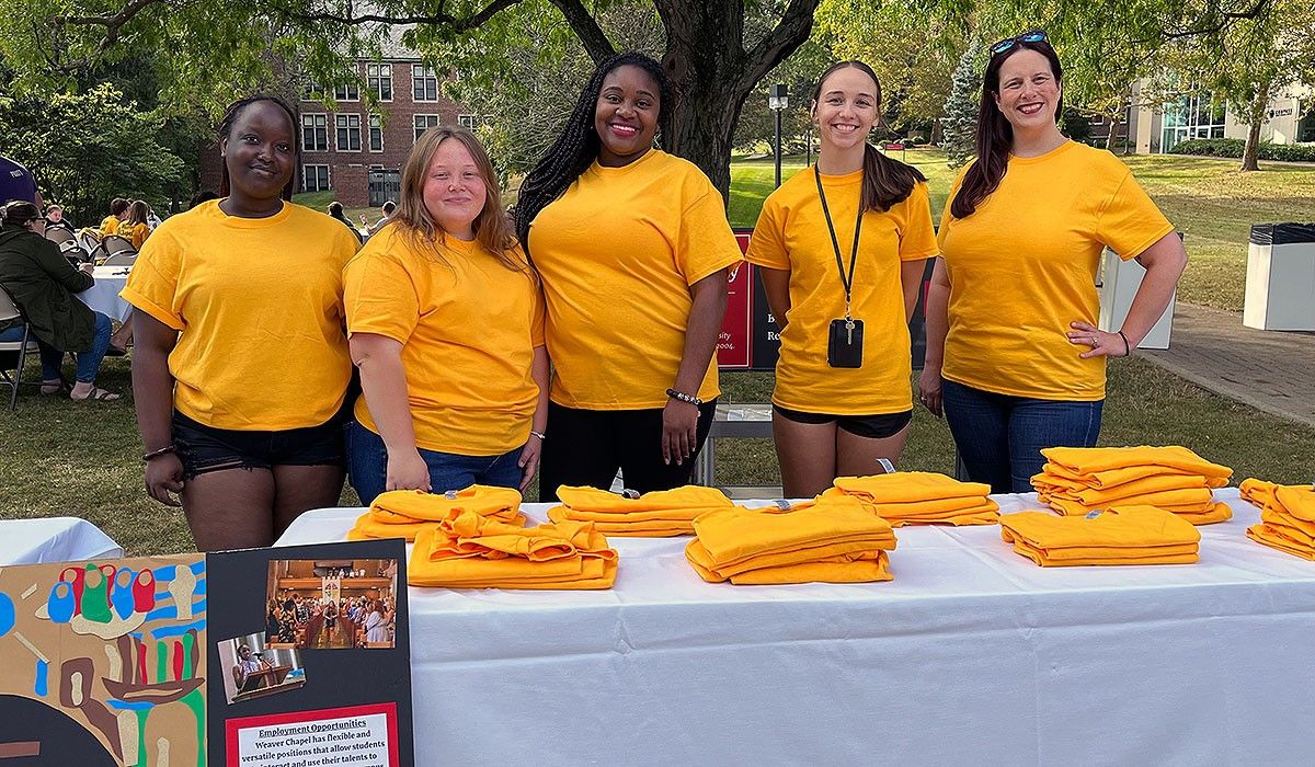 Wittenberg Students and Staff at Chapel BBQ 2023