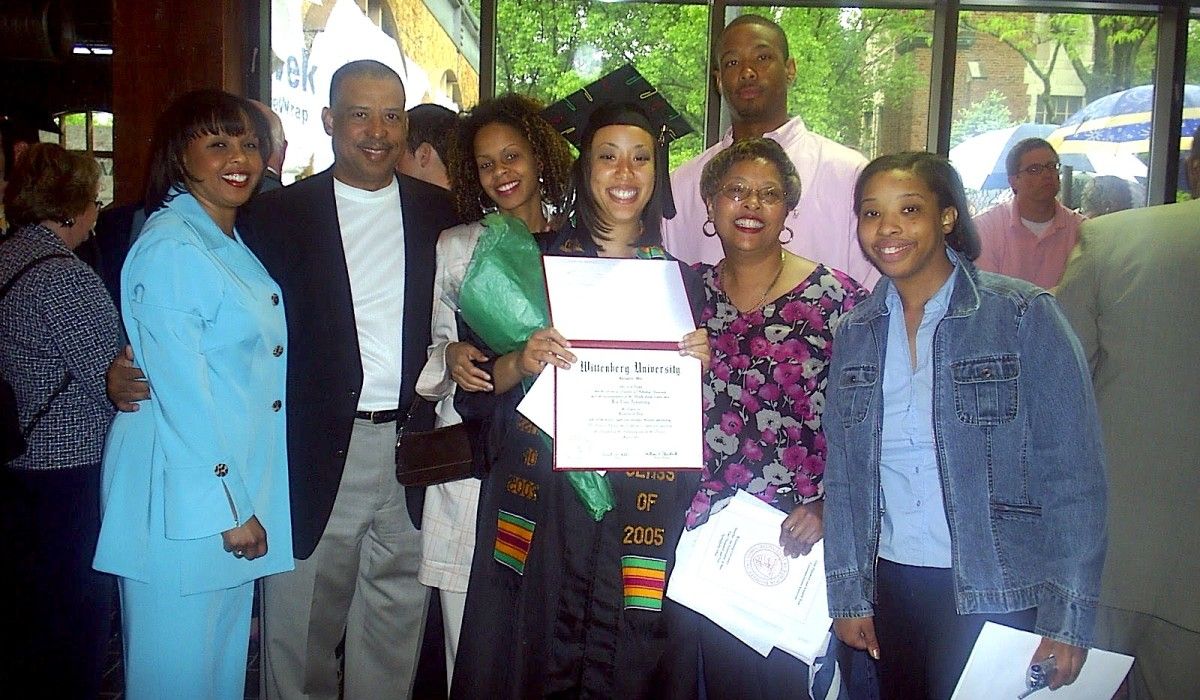 Kia Armstrong Bryant ’05 and family