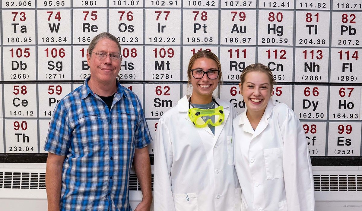 Maddie Pawlak '26 and Victoria Pipinich '25 with Professor Ray Dudek