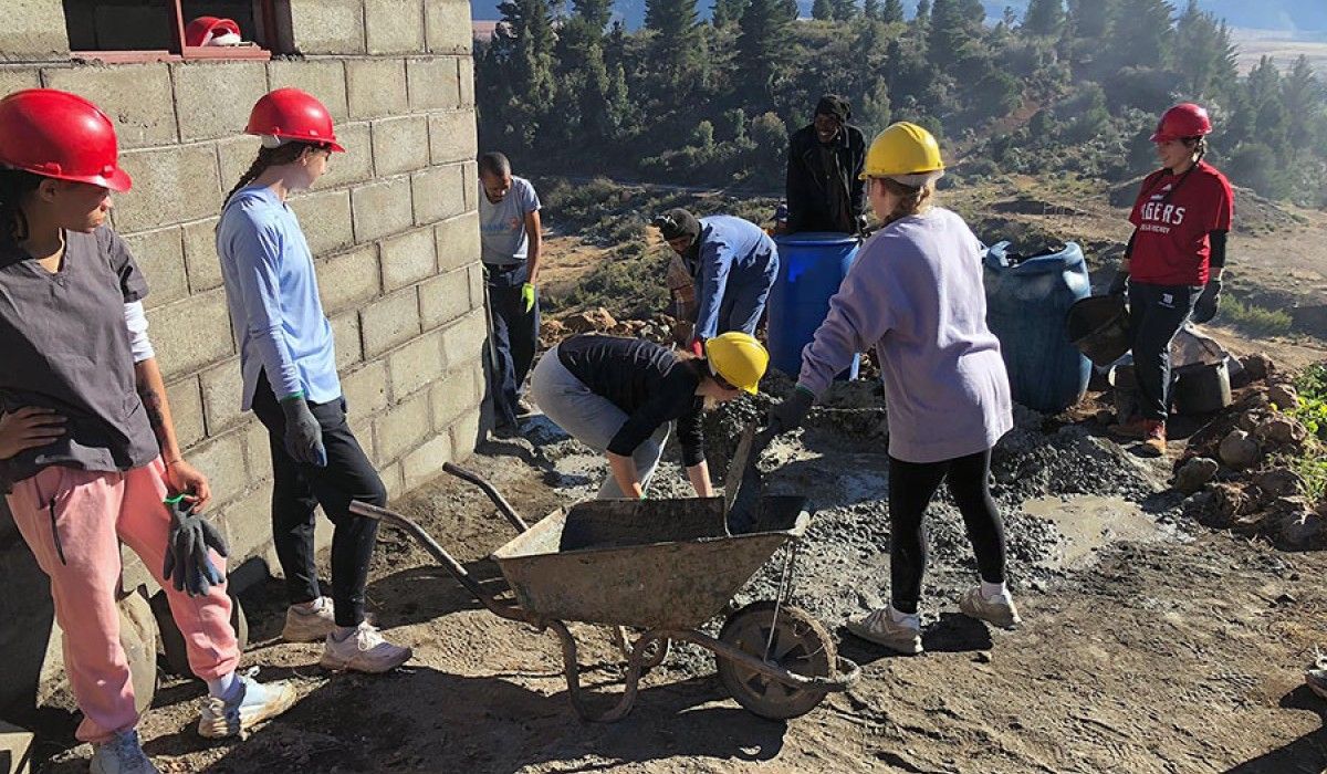 Wittenberg Students in Lesotho